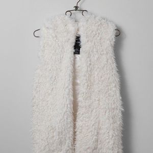Me Jane Faux Fur Vest